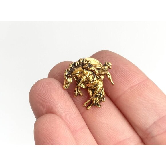 Bucking Bronco Cowboy / Jockey on Horse Vintage Costume Jewelry Brooch - Picture 7 of 8